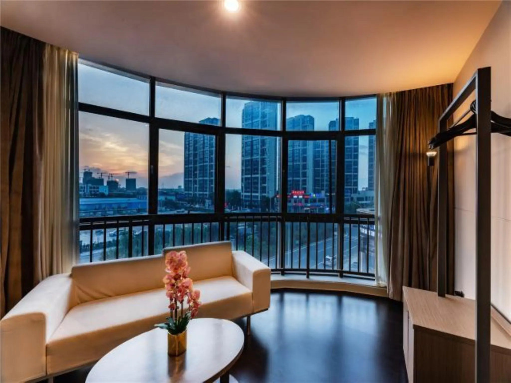 Jinjiang Inn Select Suzhou Shengze Sunhuxilu Hotel