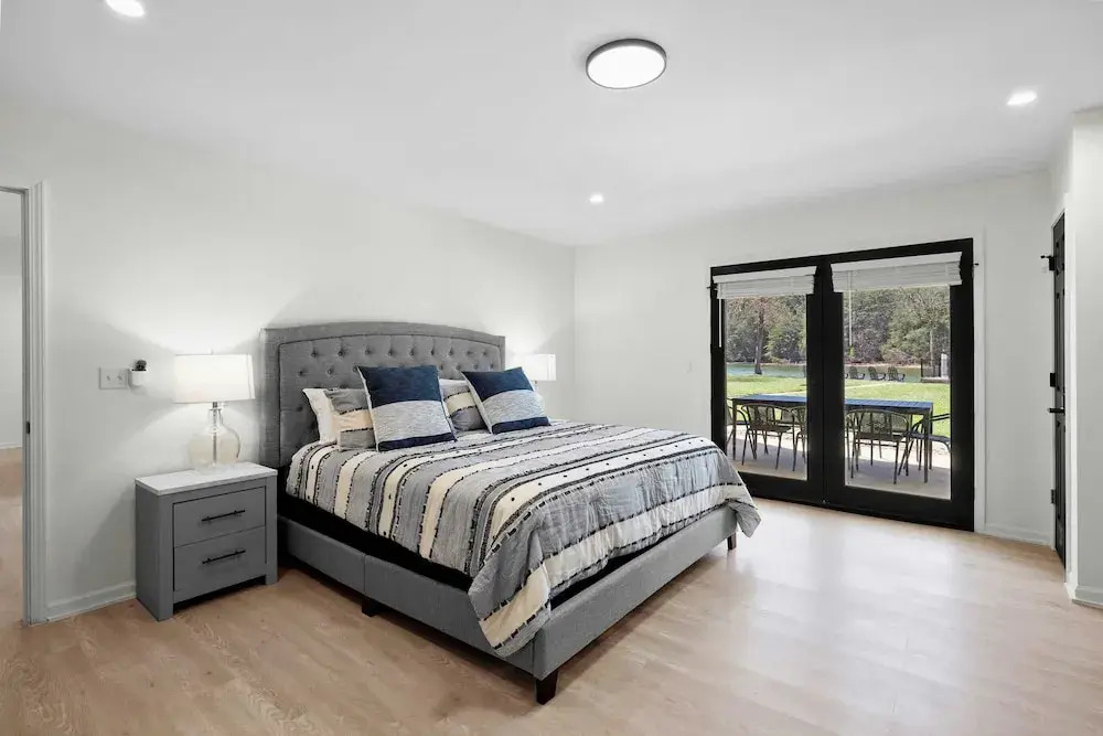 Knotty Pines by Avantstay Lake Views, Renovated