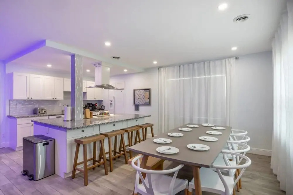 Fun Family-friendly Largo Home Heated Pool