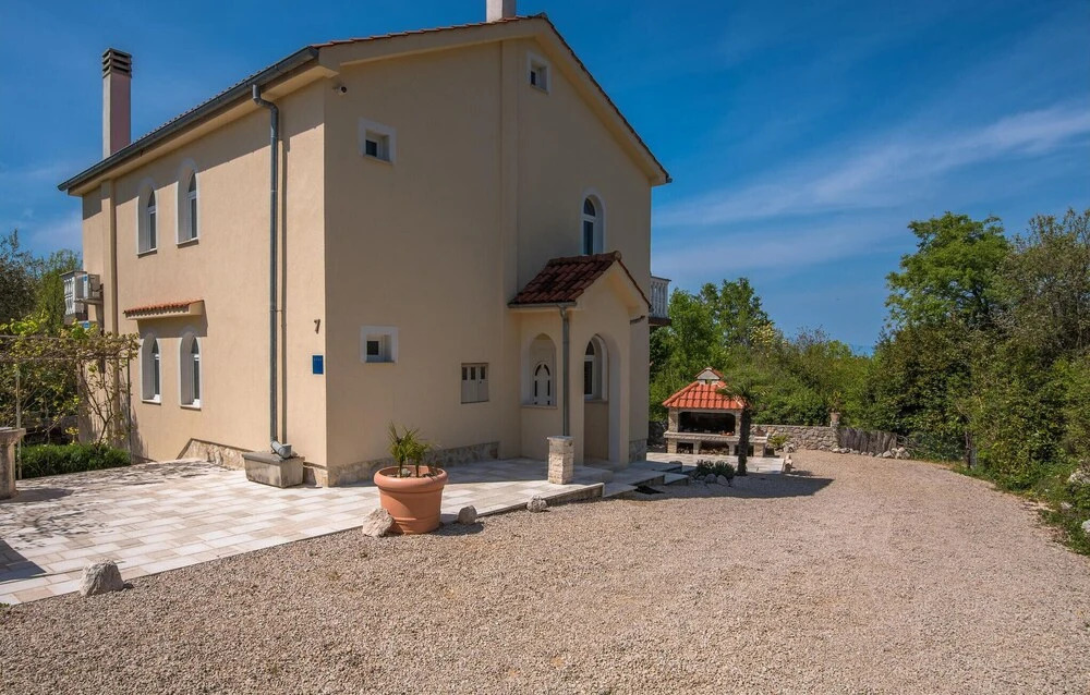 Beautiful Home in Barusici With Wifi and 3 Bedrooms