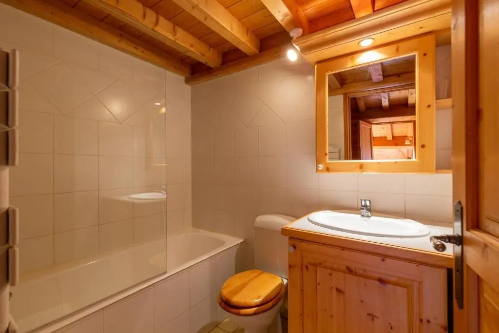 Charming Apartment Near The Slopes!