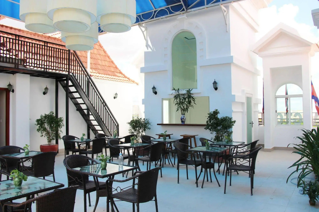 Khollywood Hotel