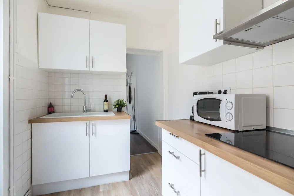 Homely Apartment Near Place de la Victoire