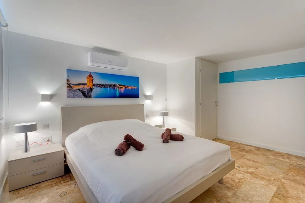 Modern 2 Bedroom Apartment in St Julians