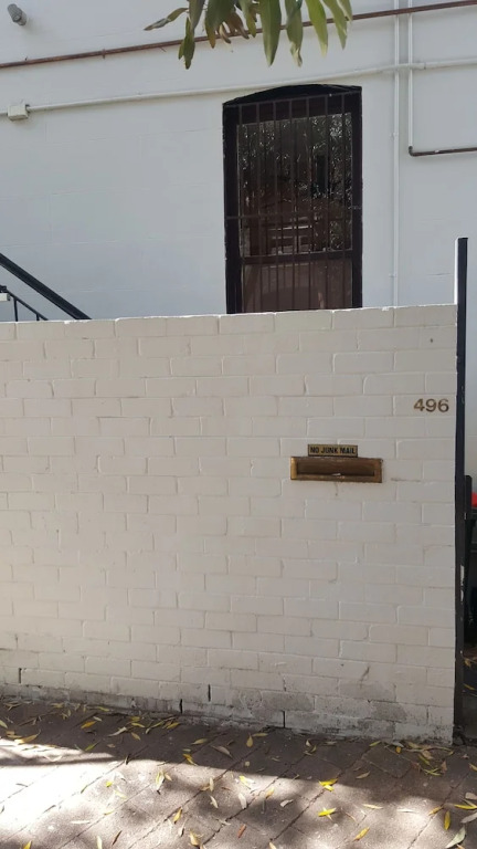 BUDGET Bourke st Apartment