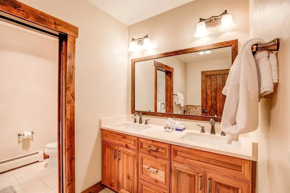 Crystal Peak 2 Bedroom Condo at Peak 7