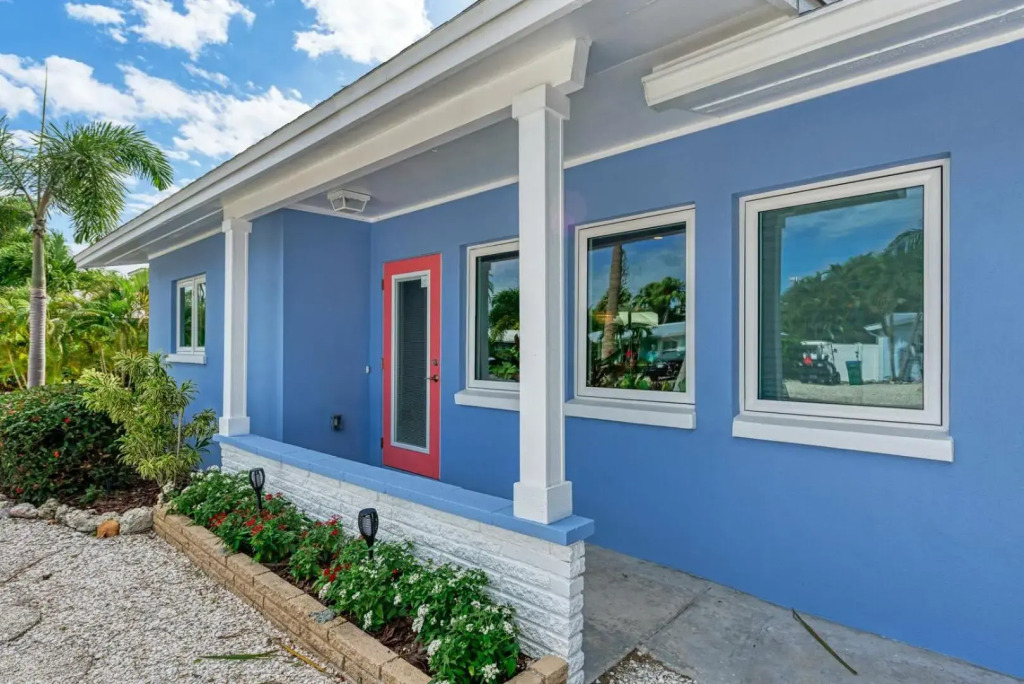 Sea La Vie - 205 - 55th