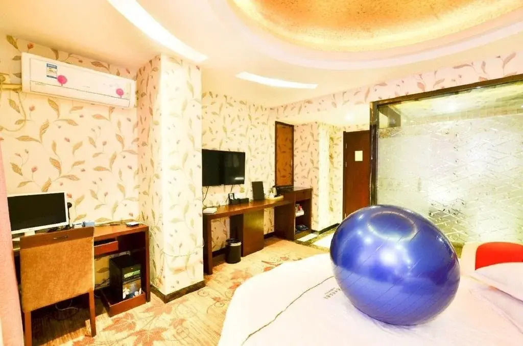 Yiwu Feinidi Inn