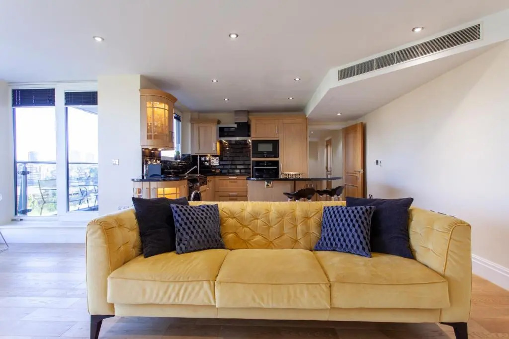Thames View Apartment, Imperial Wharf