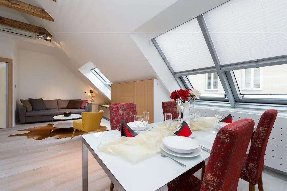 EMPIRENT Apartments City Center