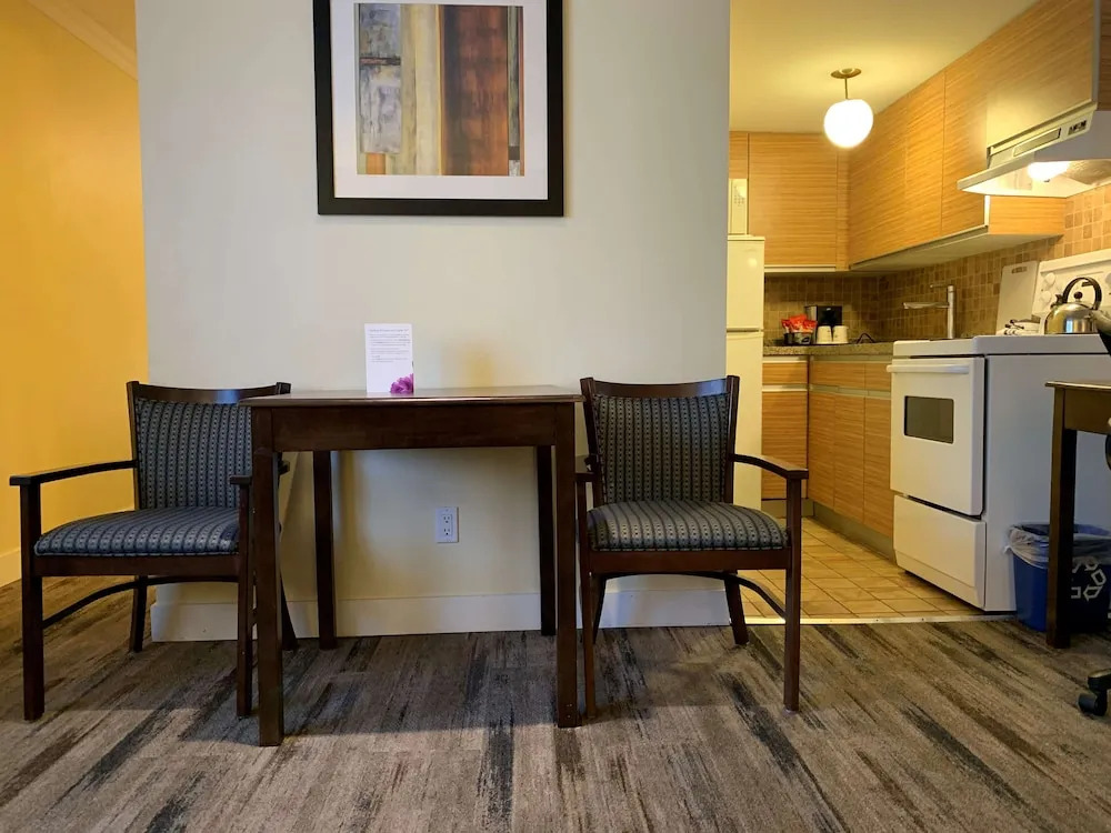 Best Western PLUS Burnaby Hotel