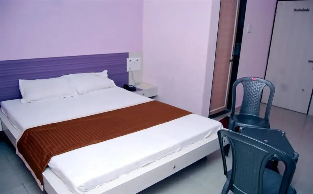 Hotel Rajadhiraj