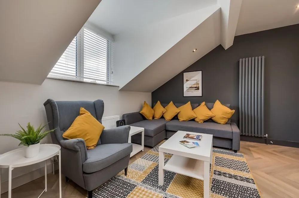 Central Belfast Apartments: University Street