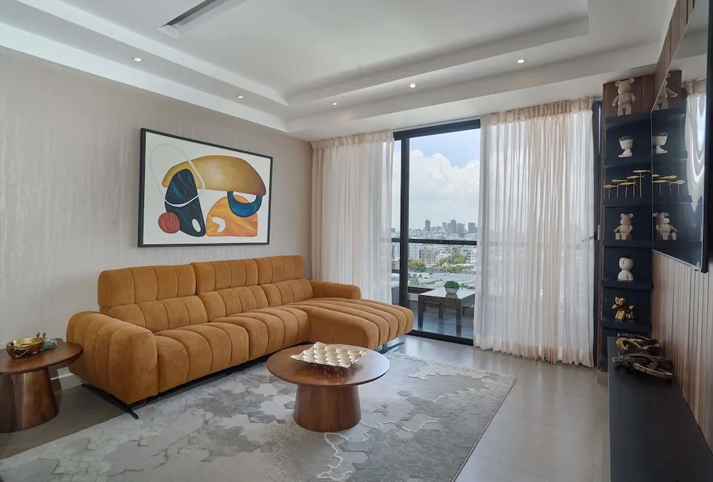 3BR Elegant Spot Downtownsd Family Pool