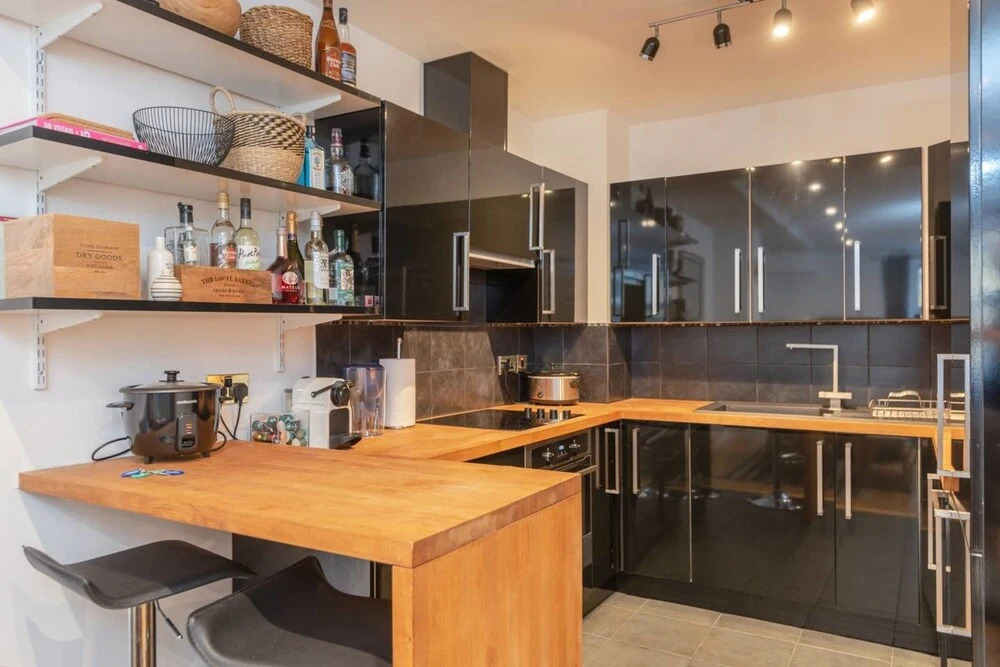 Modern 1 Bed, up to 4 Guests, Tower Bridge