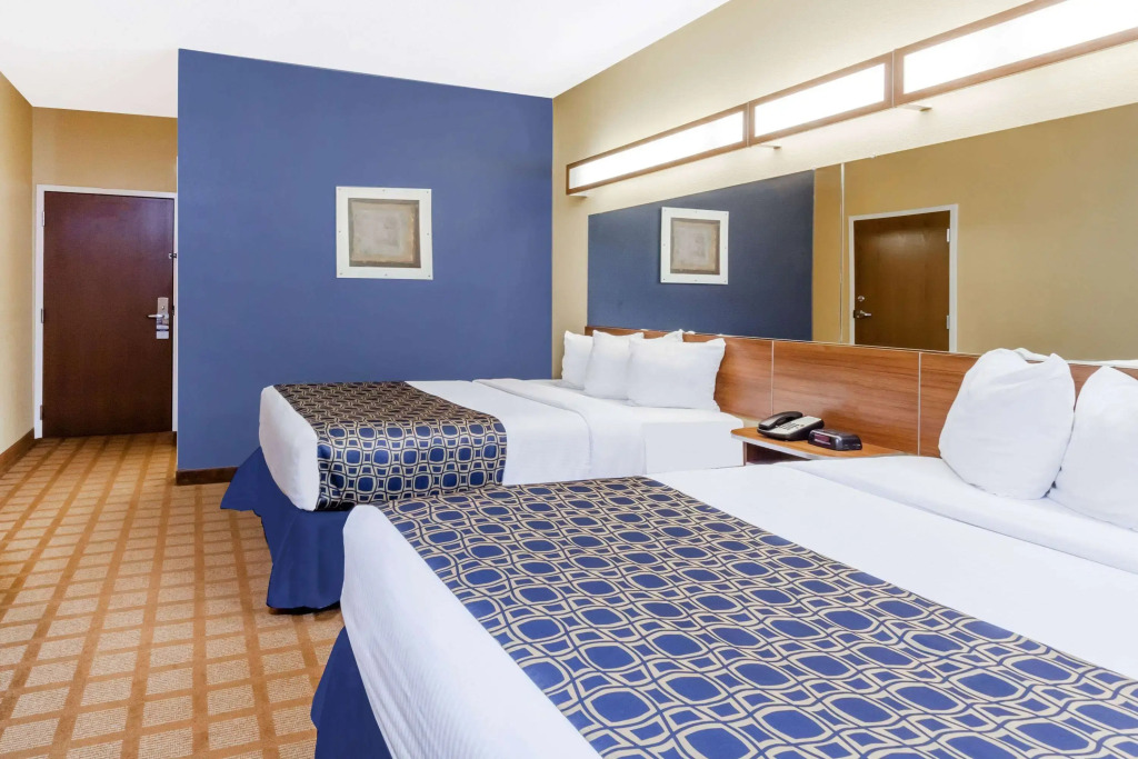 Microtel Inn & Suites