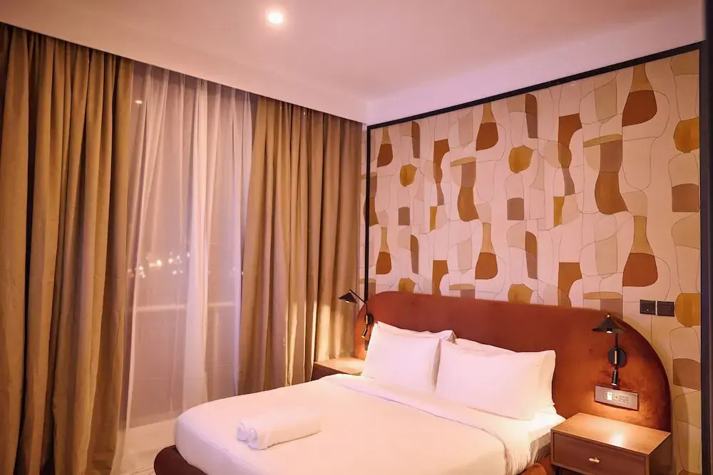 Azusa Hotel and Apartments