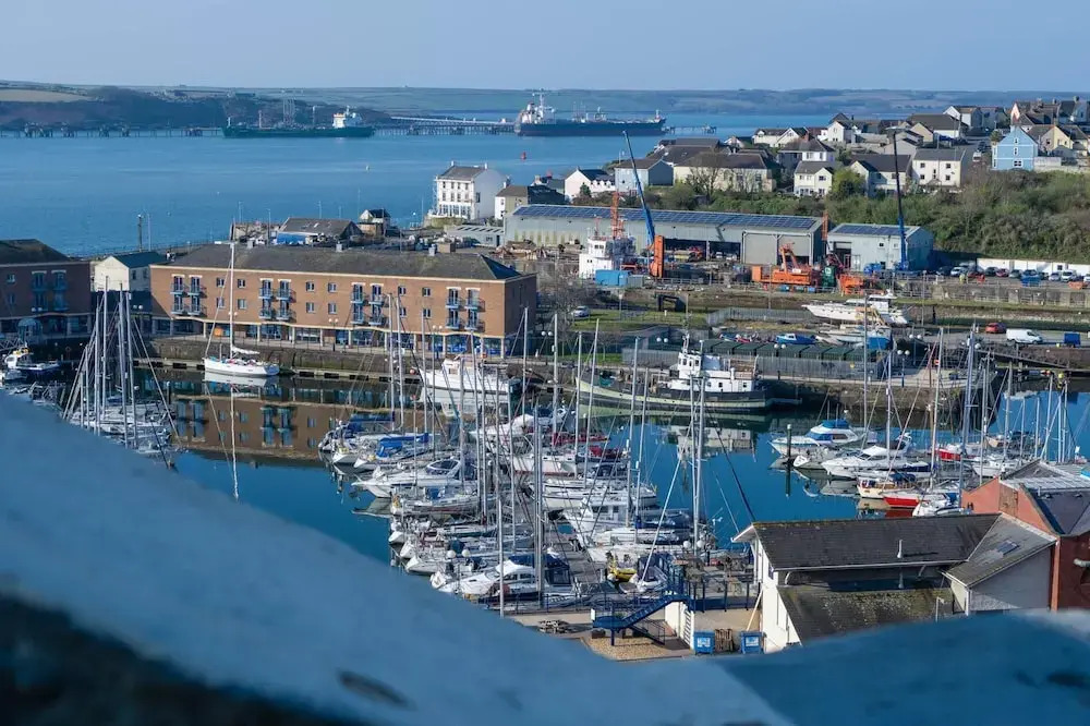 The Penthouse - 1 Bedroom Penthouse - Milford Haven
