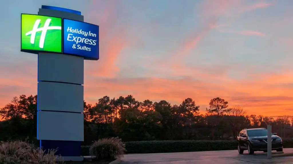 Holiday Inn Express Hotel & Suites Spence Lane by IHG