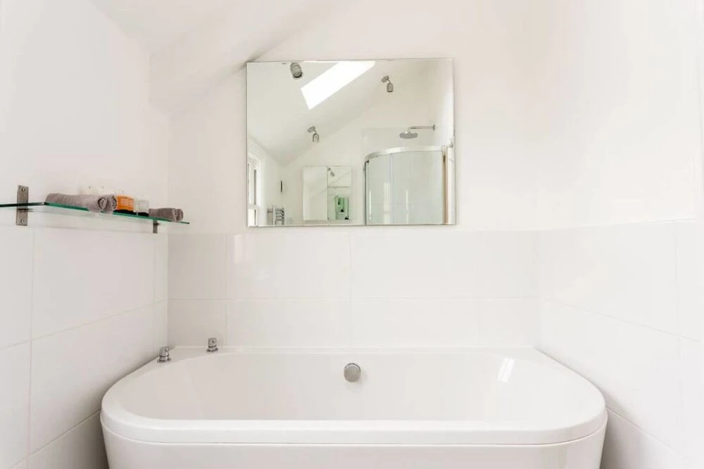 Bright and modern 4 bed family home in Cambridge