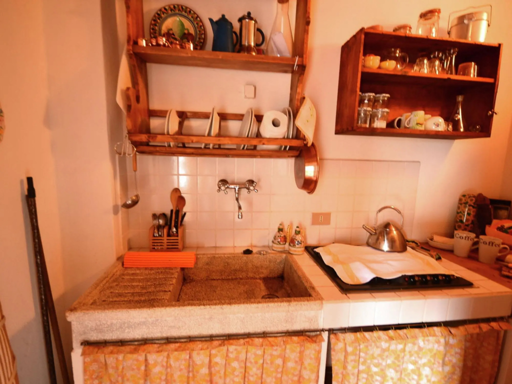 Beautiful Cottage in Pescia with bubble bath