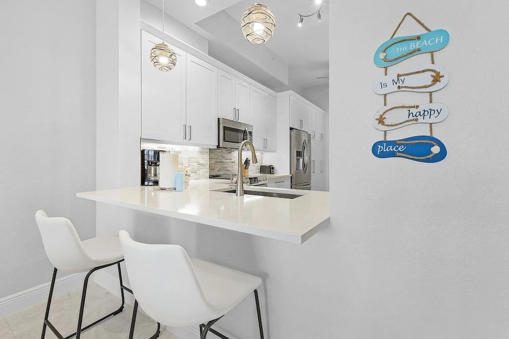 Palm Harbor Penthouse With Marina Views 2 Bedroom Condo by RedAwning