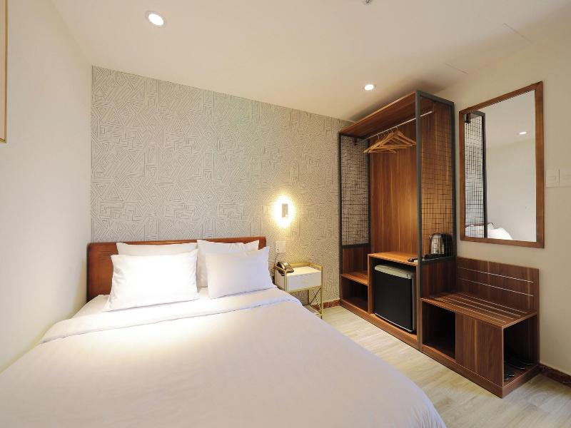 Lanura Saigon Boutique Hotel