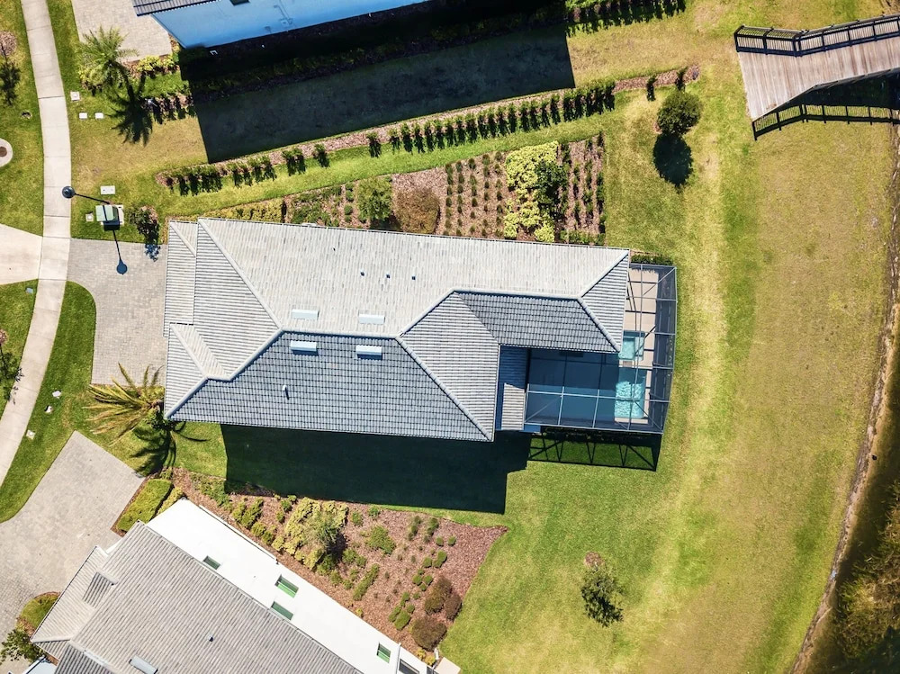 Storey Lake All-suite W/ Private Pool & Spa 5 Bedroom Home