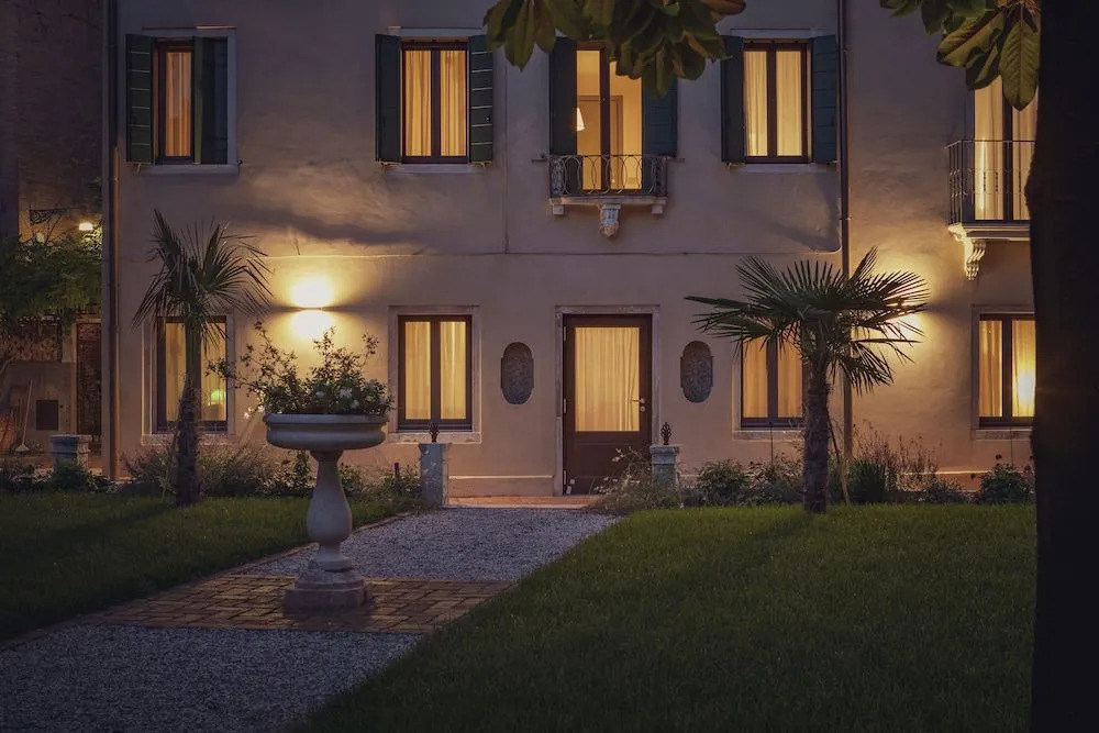 Cinqueteste Luxury Home