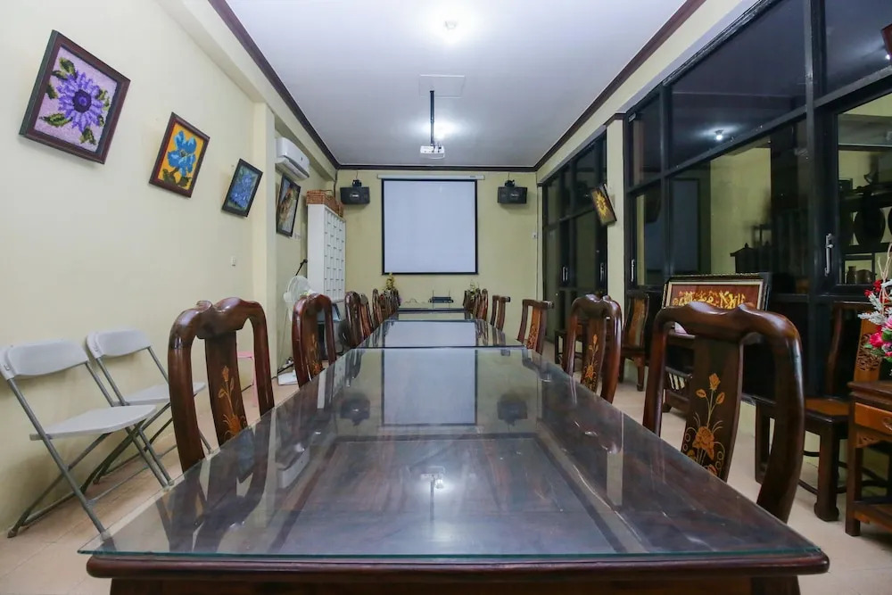 Airy Eco Syariah  Manunggal Kebonsari Blok B 9 Surabaya