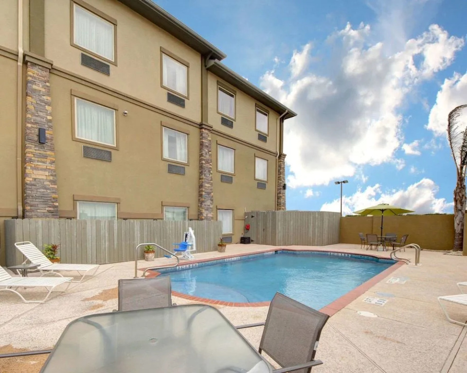 Comfort Inn & Suites Donna Near I-2