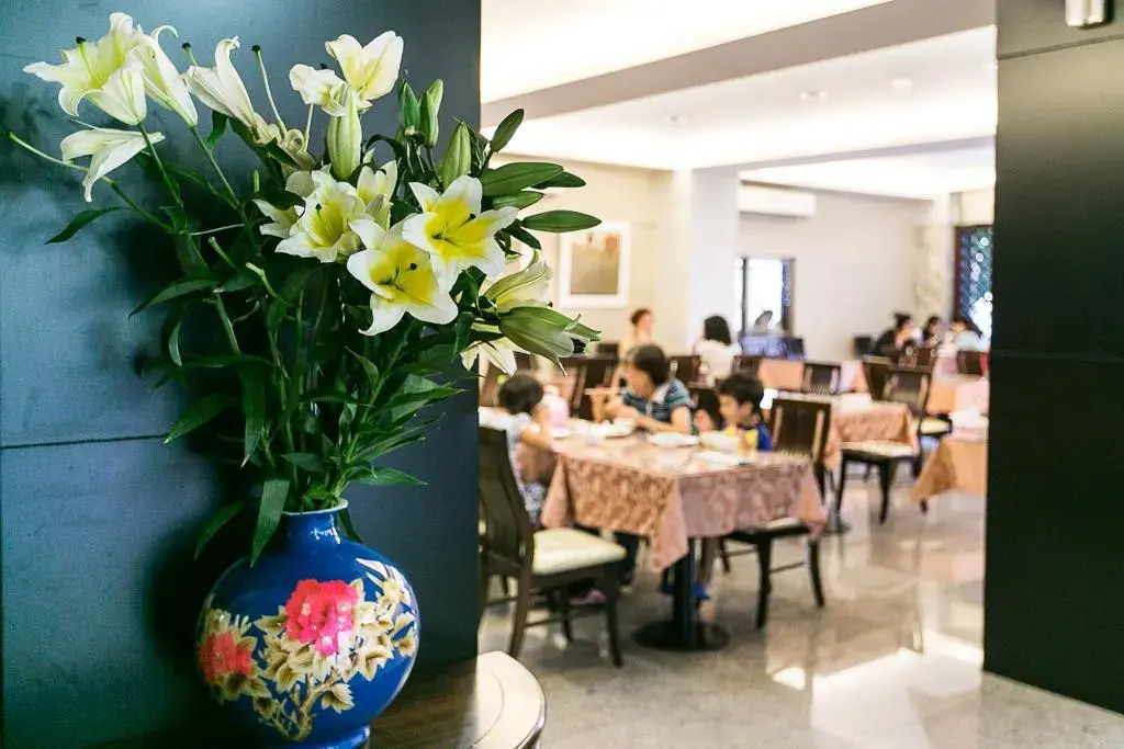 E Moon Hotel