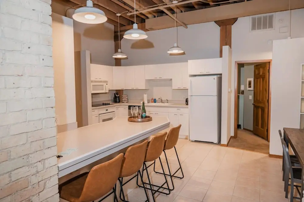 Waterfront 2BDR Condo in Grand Haven 110