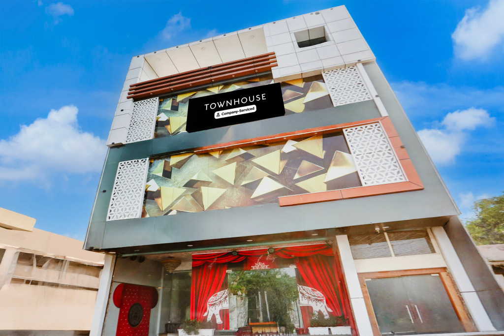 Fabhotel Royal'S Paradise