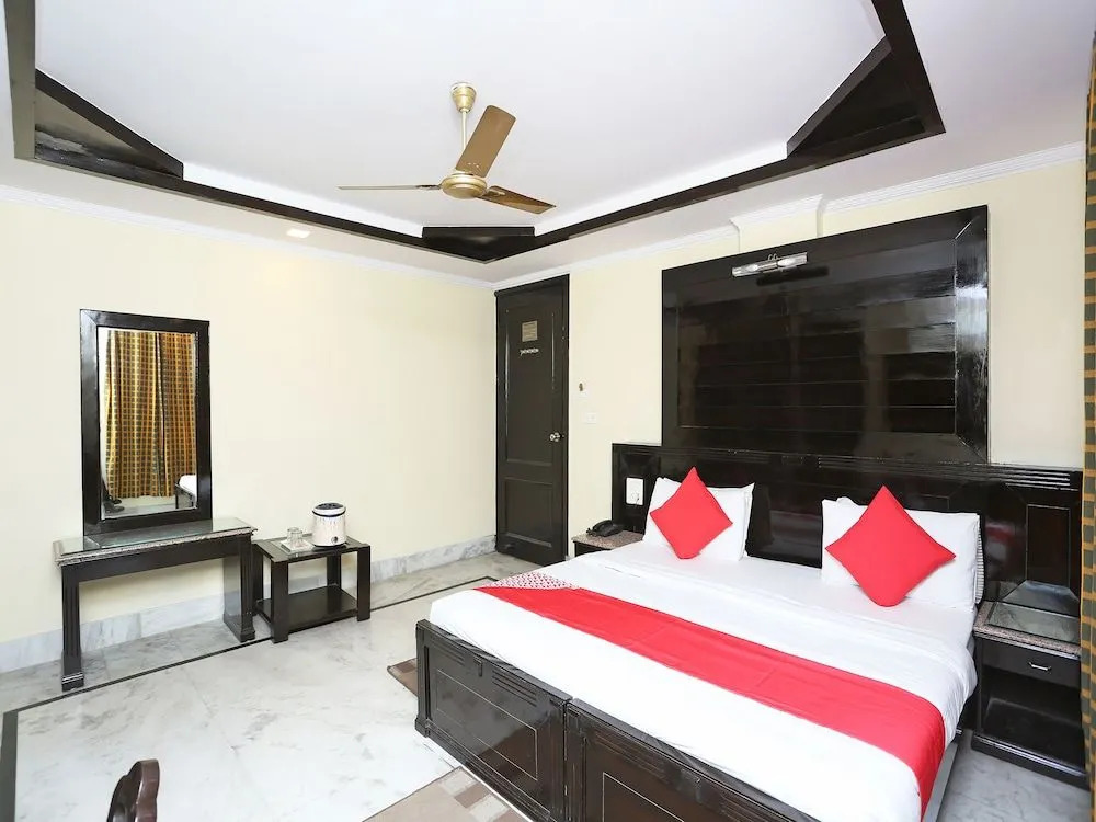 OYO 12400 Hotel Prem