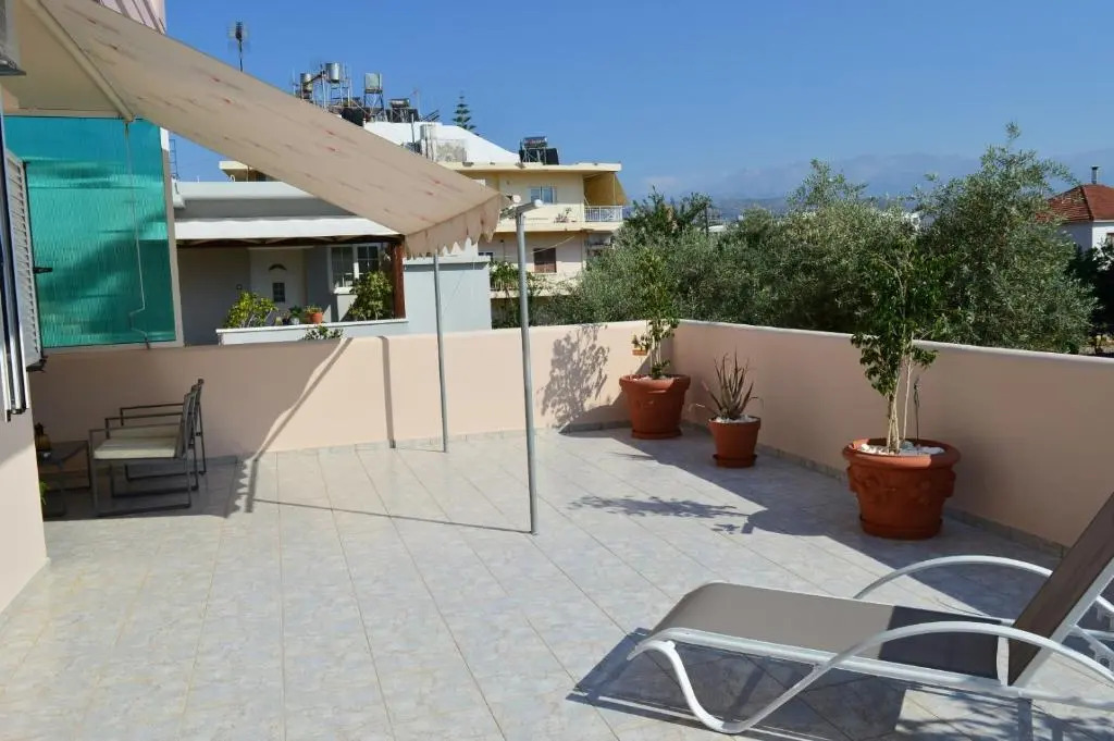 Roula's Apartment 1