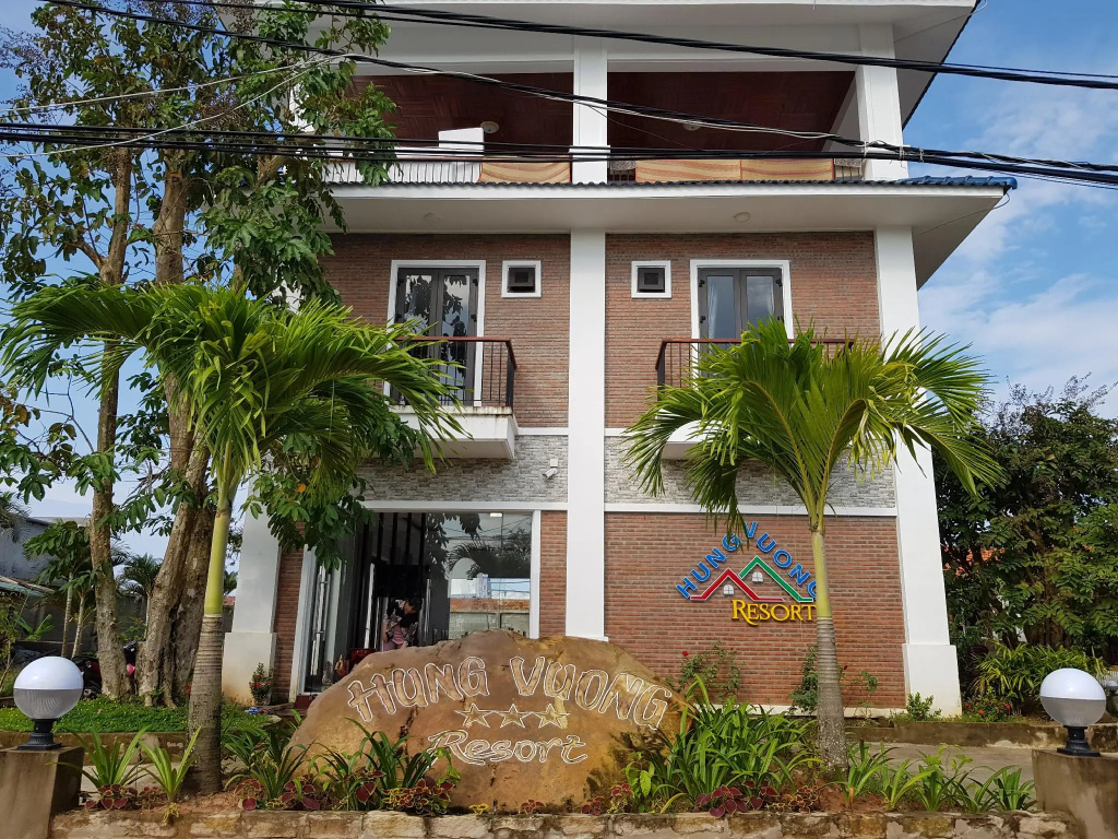 Hung Vuong Resort