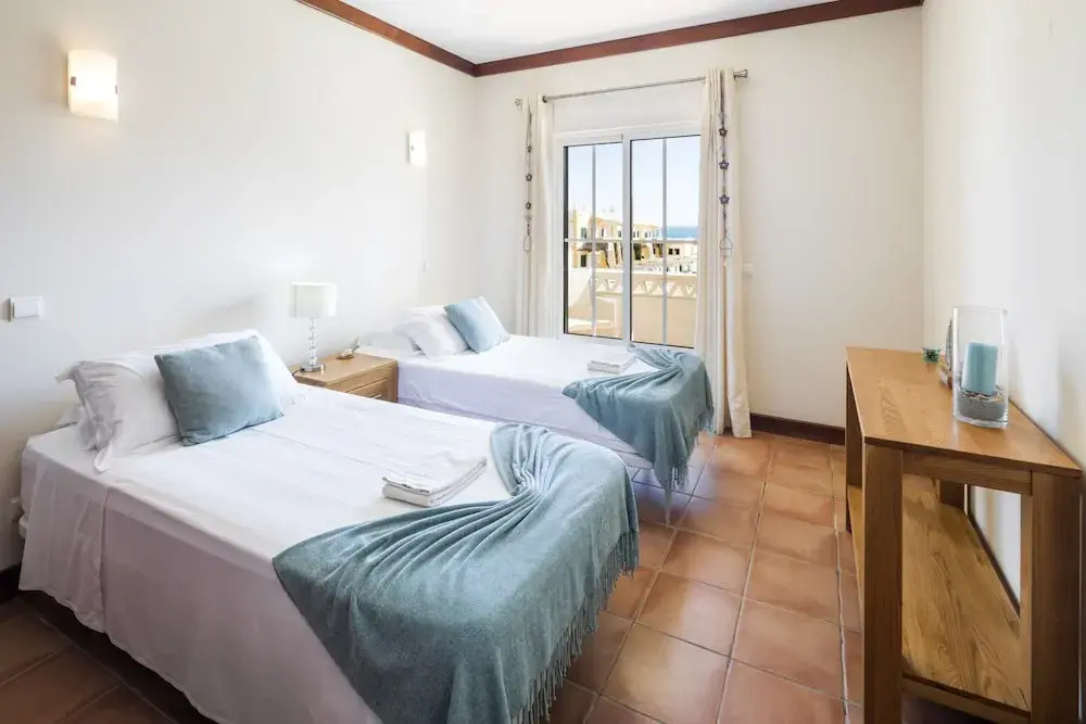 Apartment Near Praia do Carvalho Beach