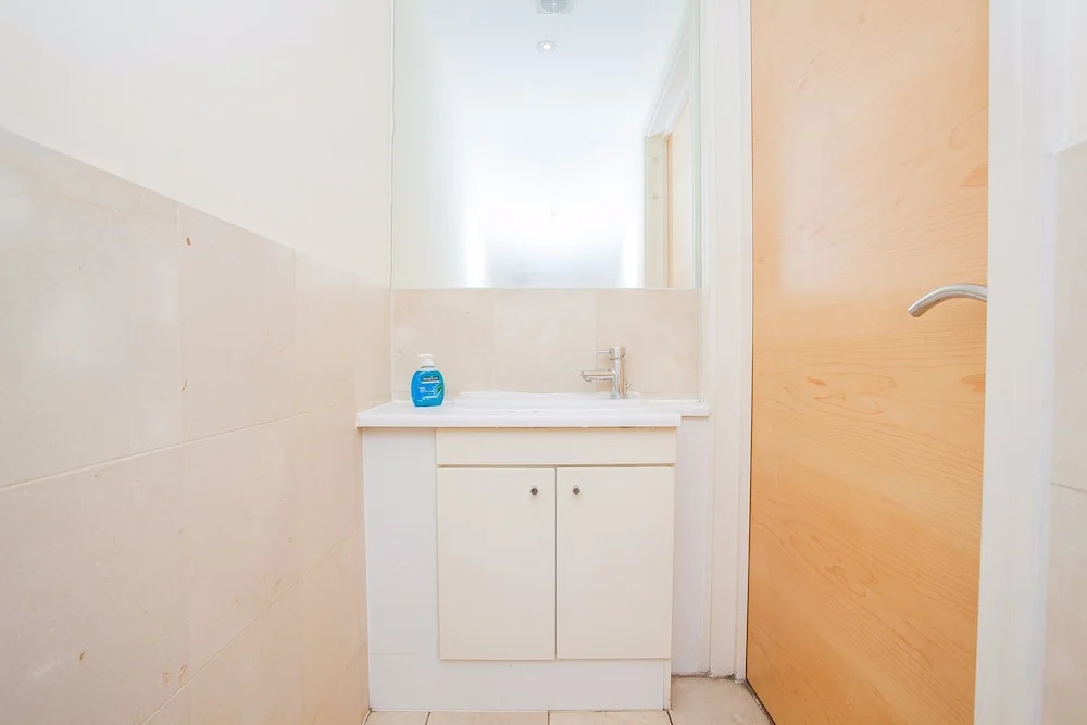 Modern & Spacious Home on Old Kent Road