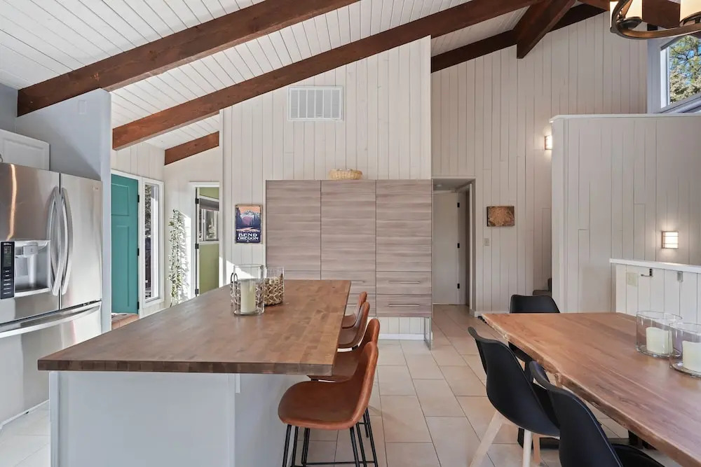 Pet-Friendly Pine Knoll Private Home with Hot Tub and Fire Pit by RedAwning