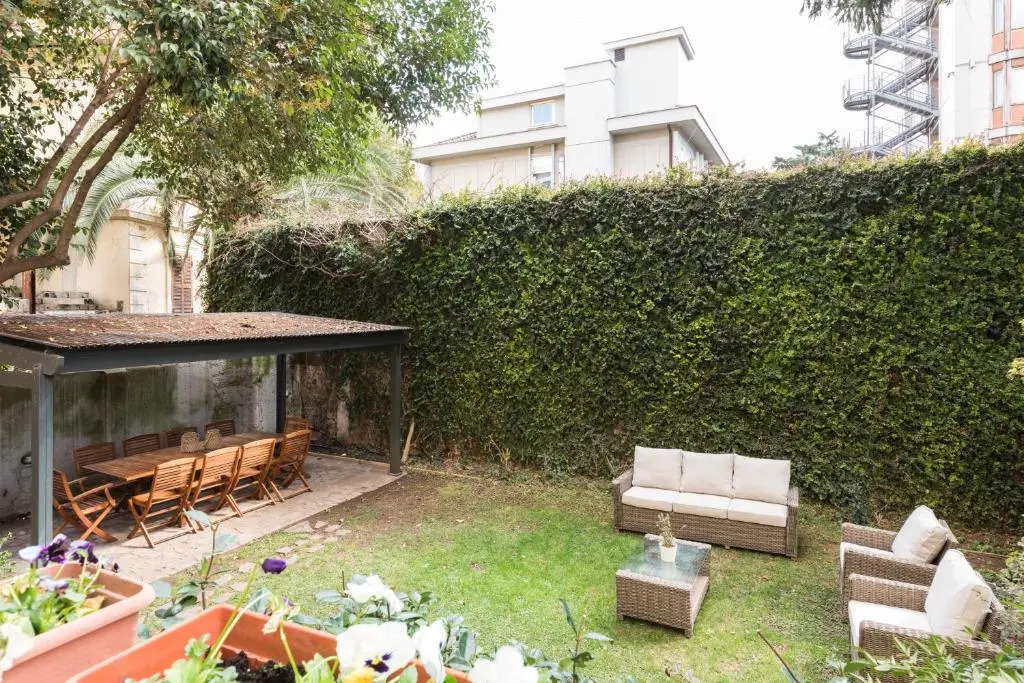 Amazing 4 bedrooms apartment with garden