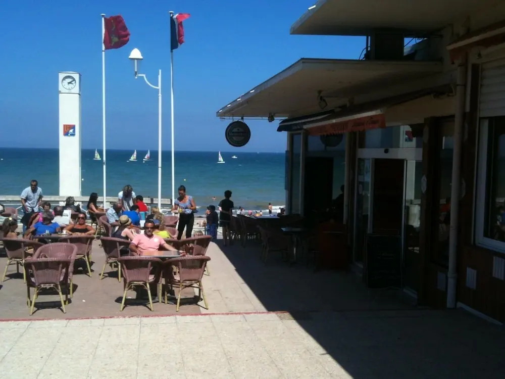 Simple Cottage Opposite the Beach and Within Walking Distance of the Facilities