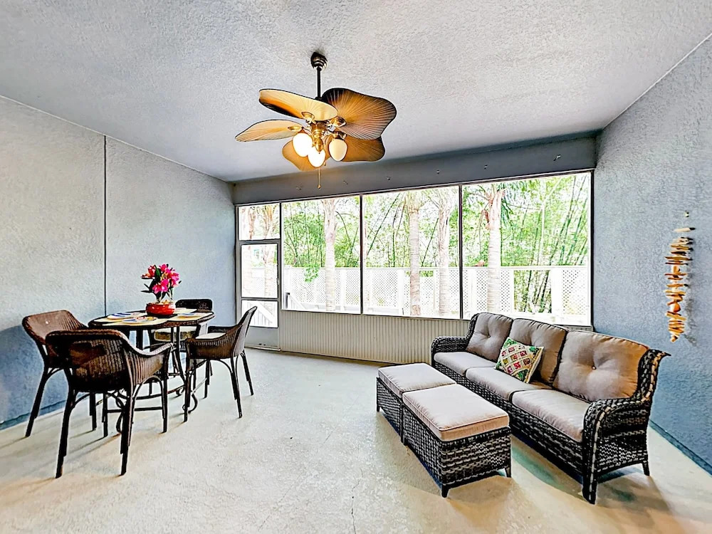 New Listing! Tropical Getaway Near Vilano Beach 4 Bedroom Home