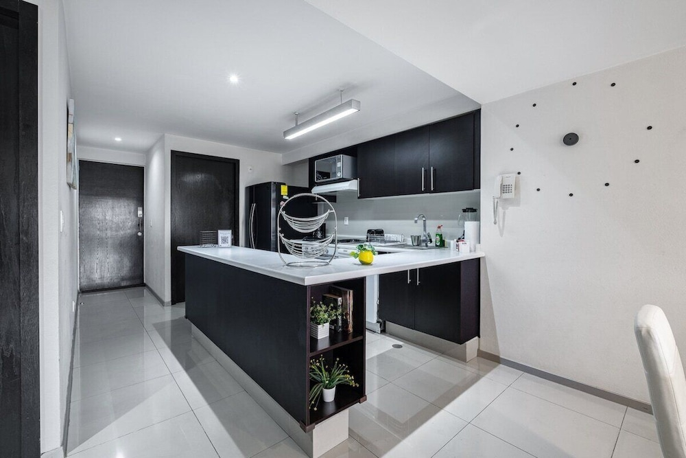 2BR Luxury Stay Mundial 2026 Skyline Views