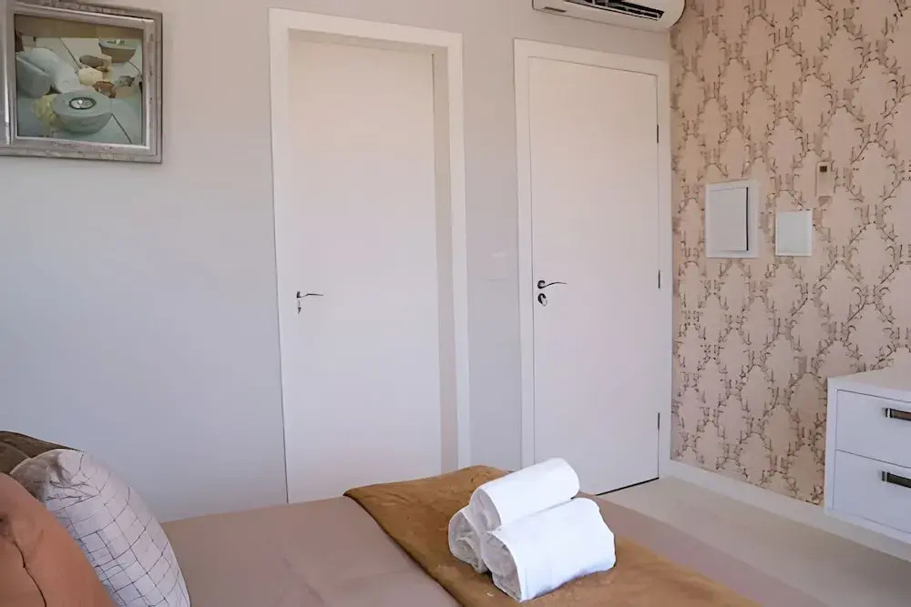 Sobrado 1 Suite 2 quartos AC 1km Shop JL
