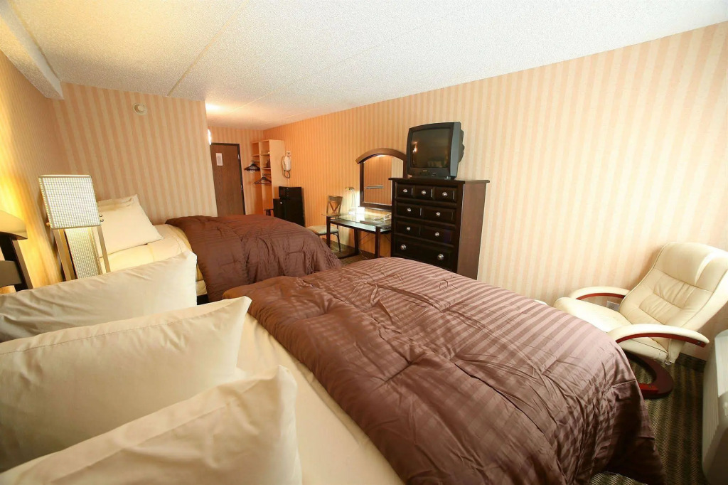 Marvin's Garden Inn