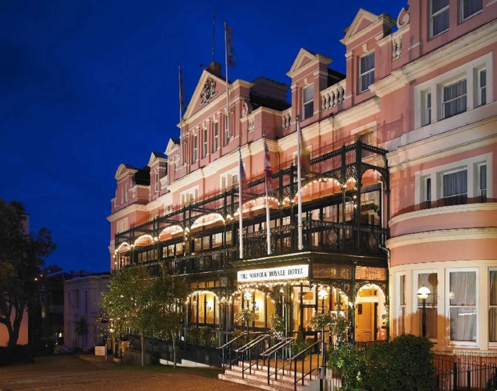 Norfolk Royale Hotel