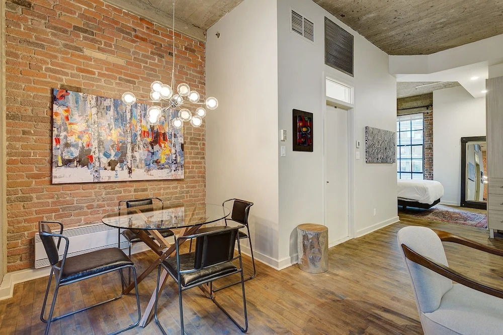 Unity Condo by Hometrotting