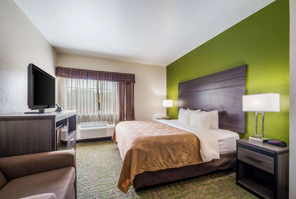 Quality Suites San Antonio Brooks City Base