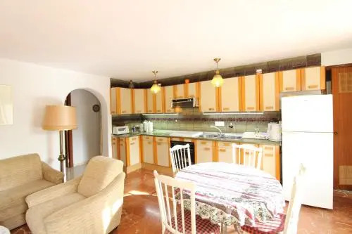 Cucarres0602